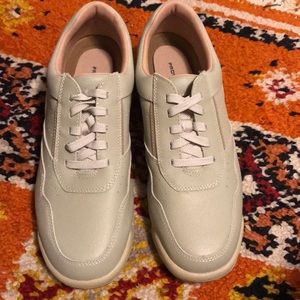 Rockport pro walker size 9.5